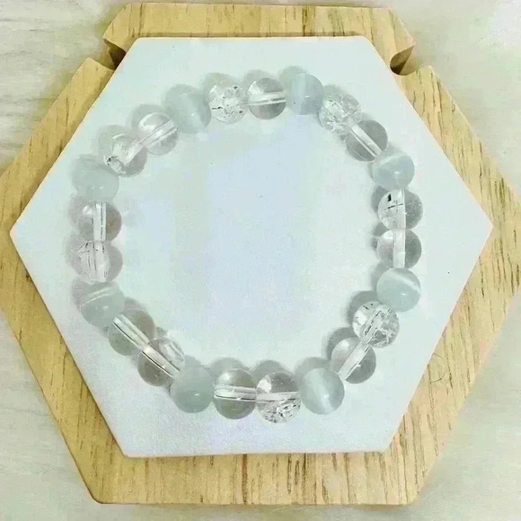 White Light Clarity Beaded Bracelet - Picture 4 of 4